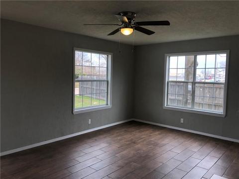 1040 E Liveoak St, Altus, OK 73521 photo 7