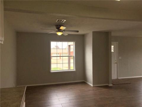 1040 E Liveoak St, Altus, OK 73521 photo 10