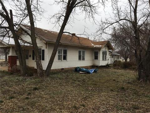 201 E Highland St, Tecumseh, OK 74873 photo 4