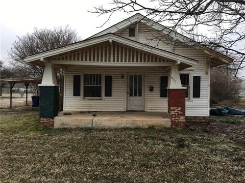 201 E Highland St, Tecumseh, OK 74873 photo 2