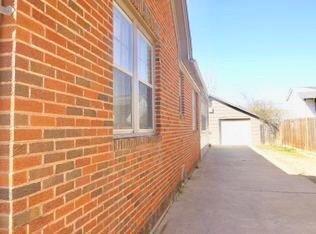 923 E Cypress St, Altus, OK 73521 photo 5