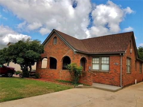 923 E Cypress St, Altus, OK 73521 photo 1