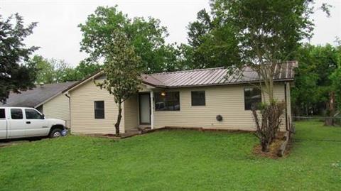 808 N 3rd St, Hugo, OK 74743 photo 1