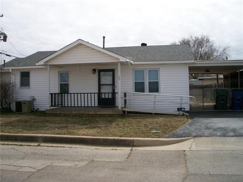 102 E Maple St, Tecumseh, OK 74873 photo 1