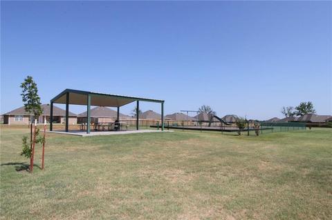1909 Oak Tree Ct, Shawnee, OK 74804 photo 7