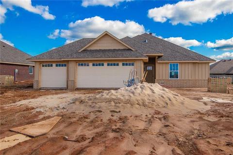 1909 Oak Tree Ct, Shawnee, OK 74804 photo 1