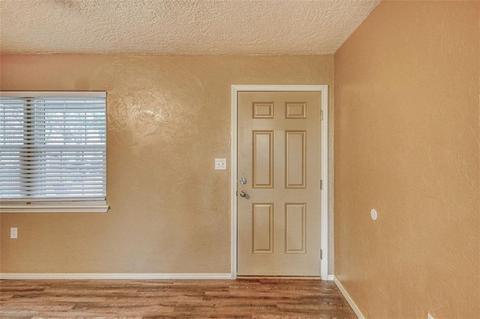 406 N Front St, Noble, OK 73068 photo 4
