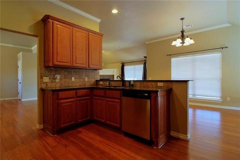 108 Southpointe Ave, Tuttle, OK 73089 photo 12