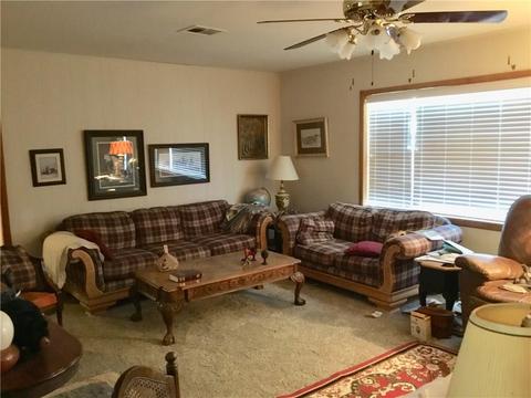 207 N Third St, Cheyenne, OK 73628 photo 4