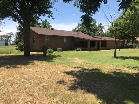 814 E 7th St, Olustee, OK 73560 photo 2