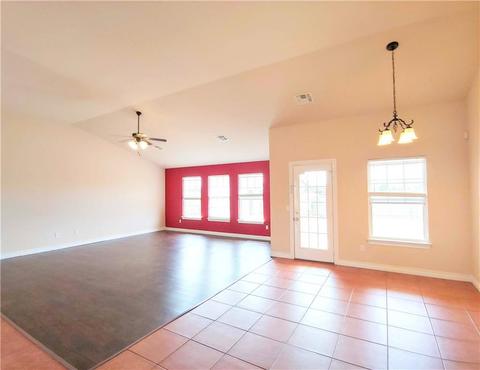 1712 White Tail Dr, Altus, OK 73521 photo 3