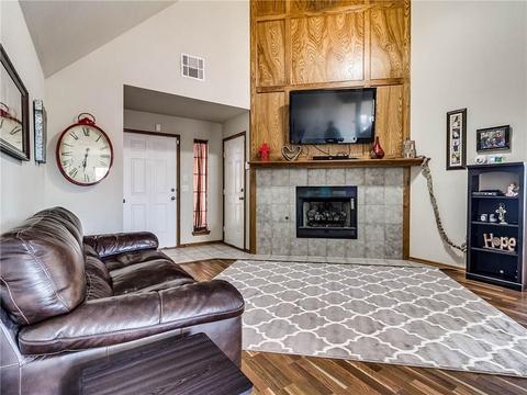 1004 SW 24th St, Moore, OK 73170 photo 4