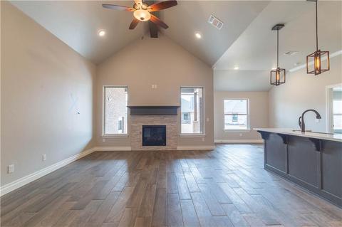 1012 NE 34th Ter, Moore, OK 73160 photo 9