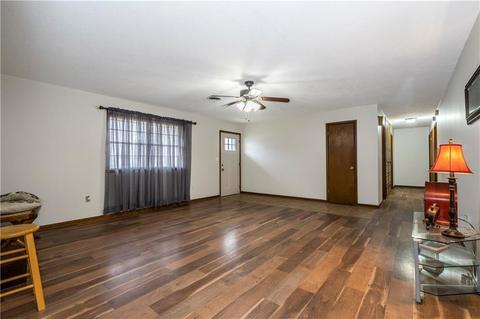 603 SW 4th St, Tuttle, OK 73089 photo 5
