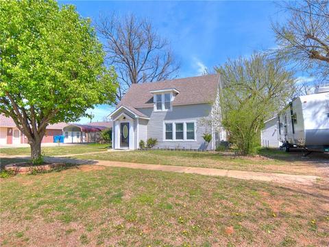 404 SW 5th St, Tuttle, OK 73089 photo 2