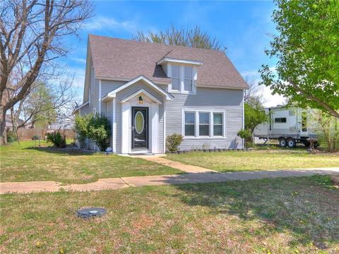 404 SW 5th St, Tuttle, OK 73089 photo 1