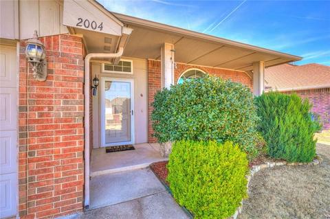2004 Pelham Dr, Norman, OK 73071 photo 2