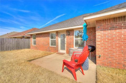 2004 Pelham Dr, Norman, OK 73071 photo 3