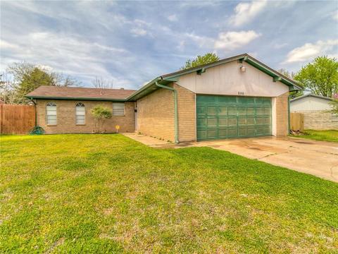 806 Ridgeway Dr, Yukon, OK 73099 photo 2