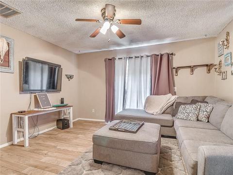 806 Ridgeway Dr, Yukon, OK 73099 photo 8