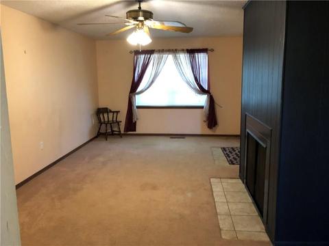 310 W Meek St, Wayne, OK 73095 photo 2