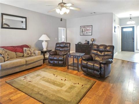 1005 Wendy Cir, Altus, OK 73521 photo 2