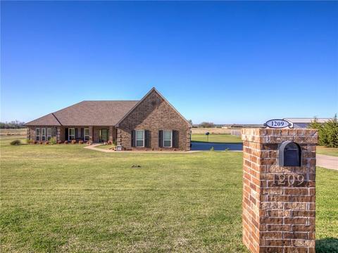 1209 Kingston St, Tuttle, OK 73089 photo 2