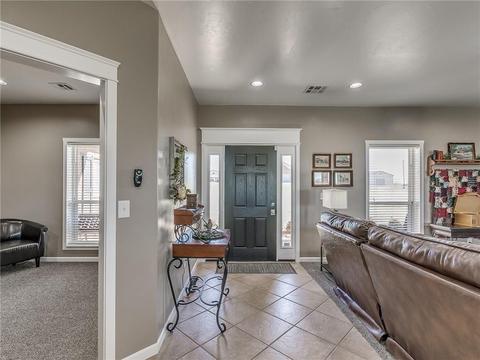 1209 Kingston St, Tuttle, OK 73089 photo 4