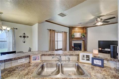 1908 Hebron Ct, Yukon, OK 73099 photo 12