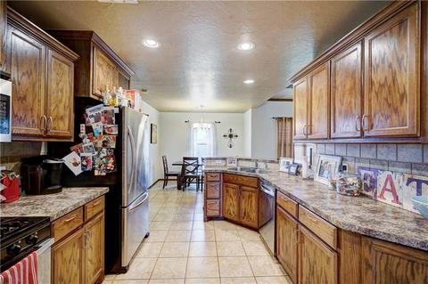 1908 Hebron Ct, Yukon, OK 73099 photo 10