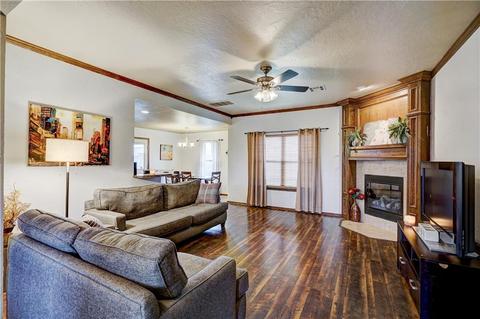 1908 Hebron Ct, Yukon, OK 73099 photo 4