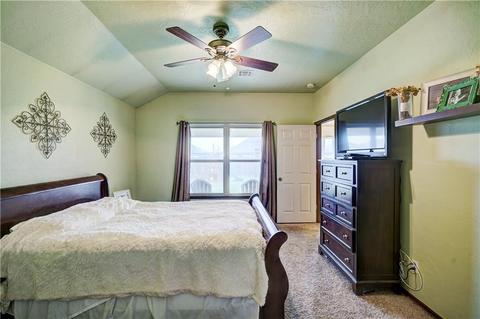 1908 Hebron Ct, Yukon, OK 73099 photo 17