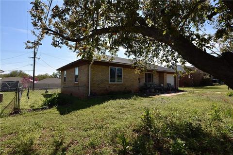 307 E Hill Dr, Guthrie, OK 73044 photo 2