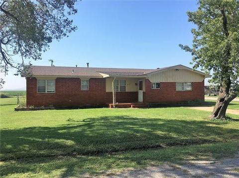 1214 7th St, Lone Wolf, OK 73655 photo 1