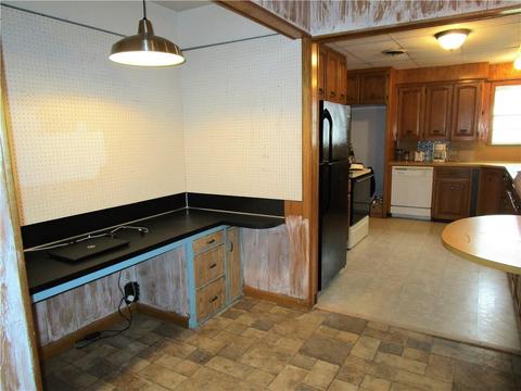 1214 7th St, Lone Wolf, OK 73655 photo 8