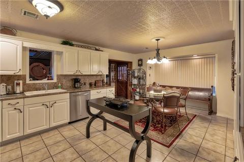 219 E 7th St, Leedey, OK 73654 photo 5