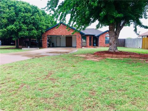 2924 Laurel Cir, Altus, OK 73521 photo 1