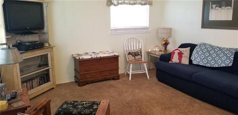 516 E Main St, Tuttle, OK 73089 photo 2