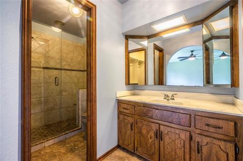 2004 Brookhaven Dr, Edmond, OK 73034 photo 12