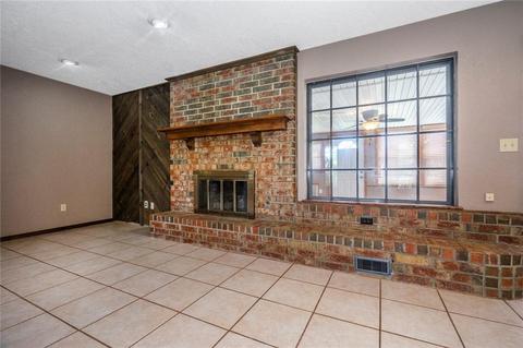 2004 Brookhaven Dr, Edmond, OK 73034 photo 3
