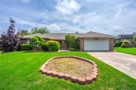 2004 Brookhaven Dr, Edmond, OK 73034 photo 1