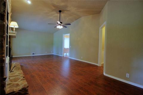 406 S Mustang Rd, Tuttle, OK 73089 photo 3