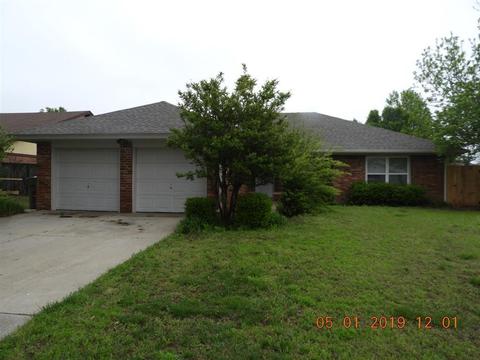 305 E Platt Dr, Yukon, OK 73099 photo 1