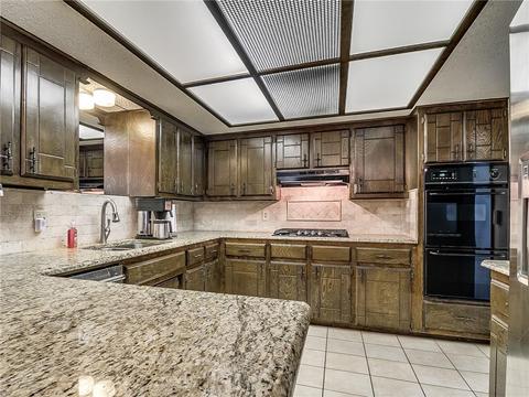 828 Stout Cir, Moore, OK 73170 photo 9