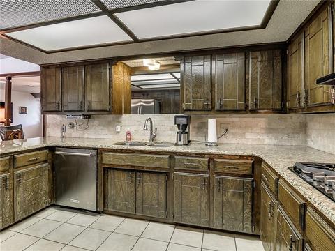828 Stout Cir, Moore, OK 73170 photo 12