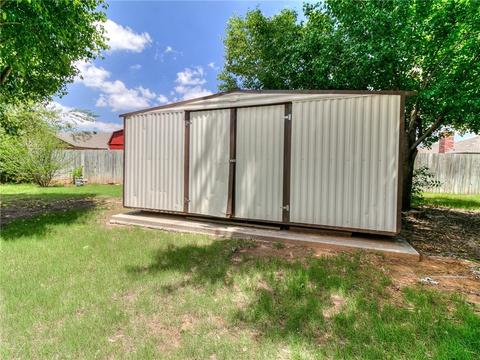 828 Stout Cir, Moore, OK 73170 photo 35
