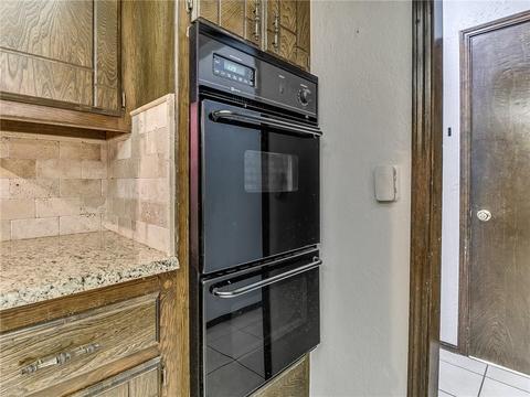 828 Stout Cir, Moore, OK 73170 photo 16