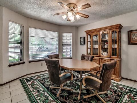 828 Stout Cir, Moore, OK 73170 photo 7