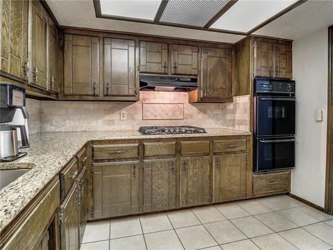 828 Stout Cir, Moore, OK 73170 photo 13