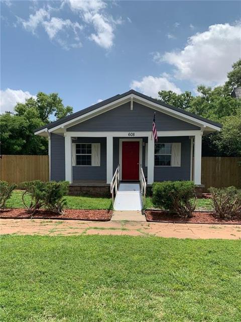 608 W Commerce St, Altus, OK 73521 photo 1
